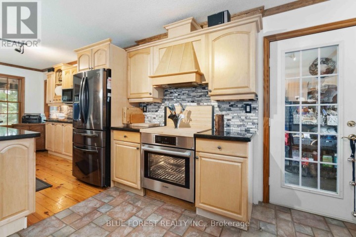 Photo 36 at 4396 WELLINGTON Road 32, Cambridge