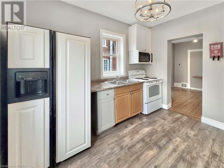 Photo 13 at 273 Brant Avenue, Brantford