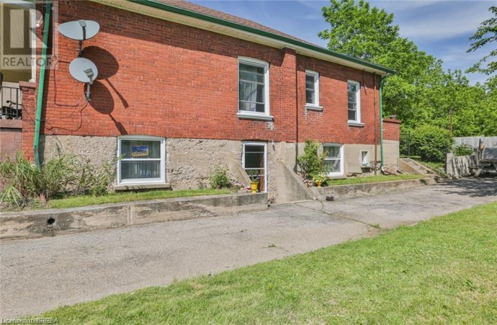 Photo 3 at 5 Cloverdale Avenue, Brantford