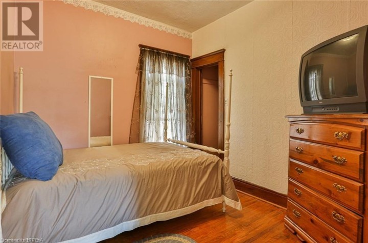 Photo 6 at 5 Cloverdale Avenue, Brantford