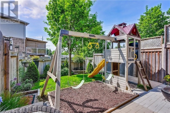 Photo 33 at 100 CHESTER Drive 16, Cambridge