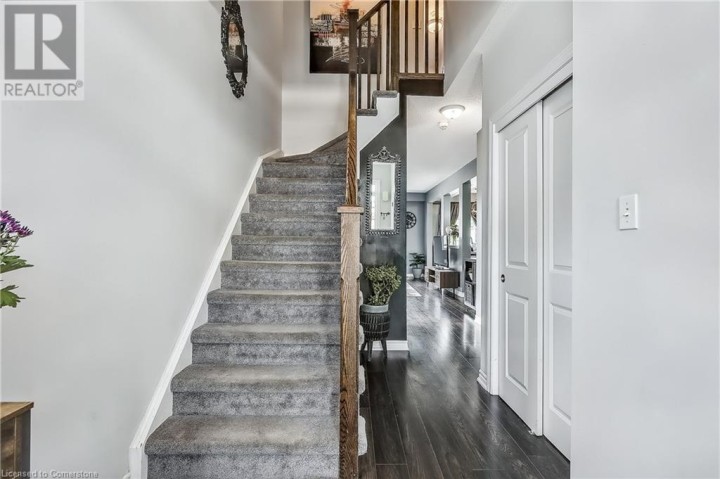 Photo 5 at 100 CHESTER Drive 16, Cambridge