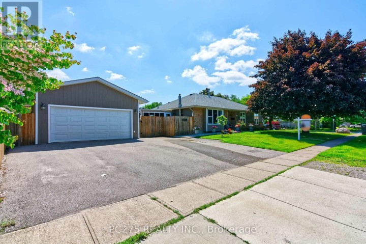 Photo 2 at 135 Kent Street, Cambridge