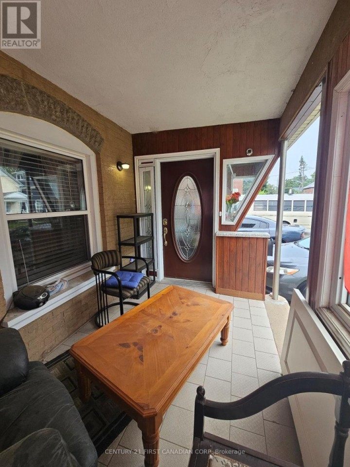 Photo 6 at 84 Port Street, Brantford