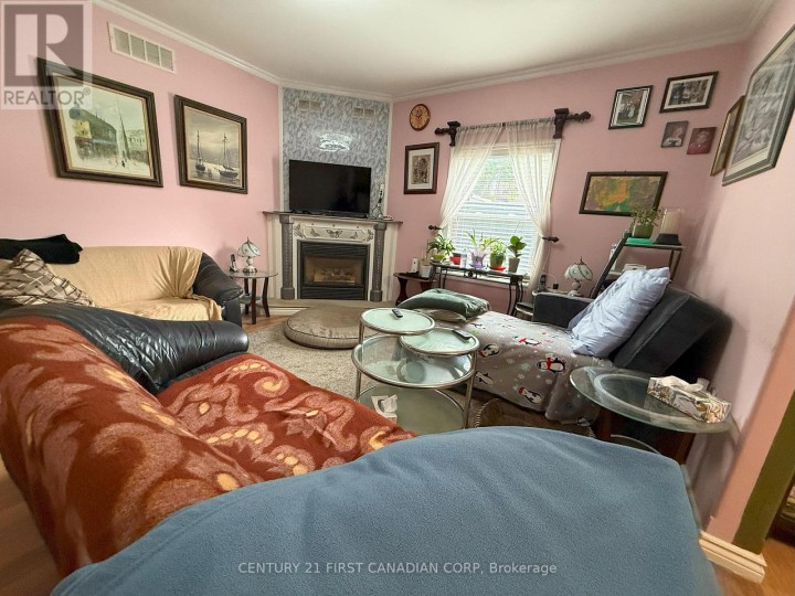 Photo 8 at 84 Port Street, Brantford
