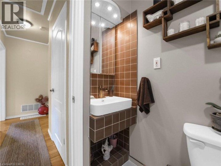 Photo 20 at 43 Rowanwood Avenue, Brantford