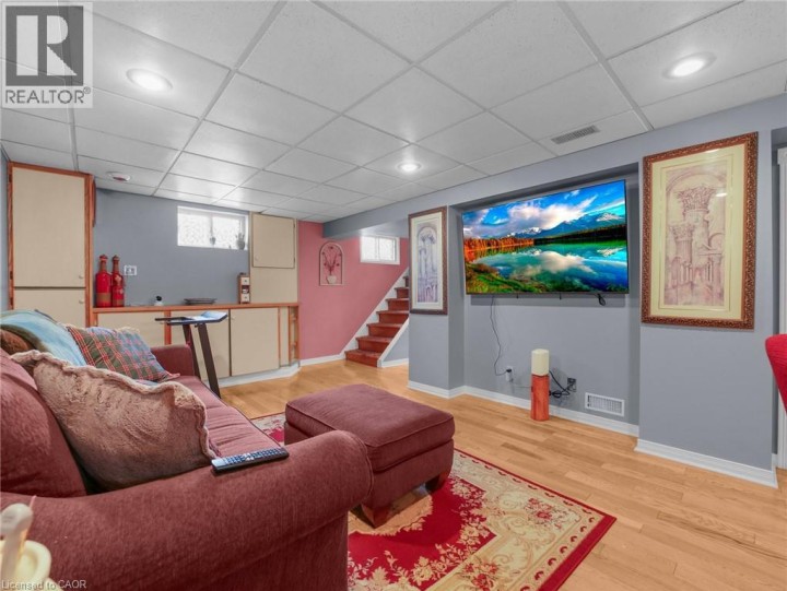 Photo 25 at 43 Rowanwood Avenue, Brantford