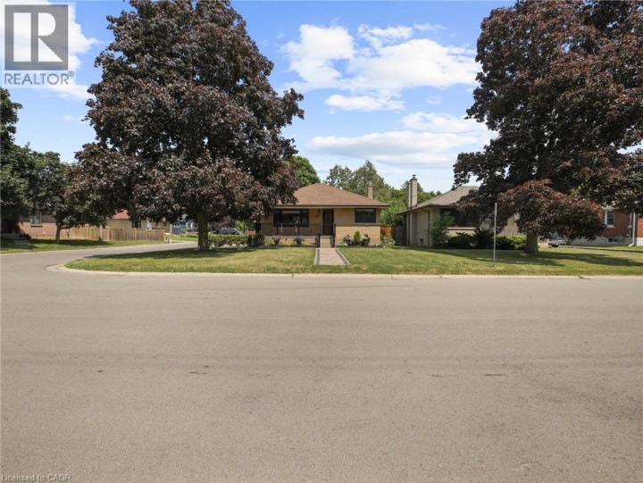 Photo 4 at 43 Rowanwood Avenue, Brantford