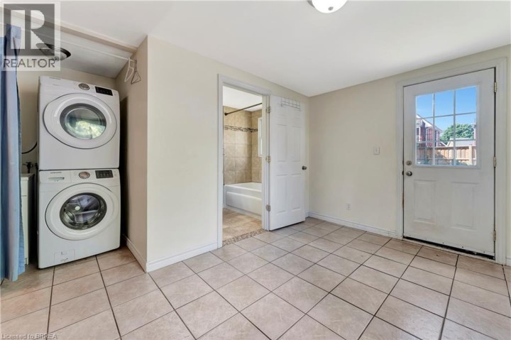 Photo 13 at 212 William Street, Brantford