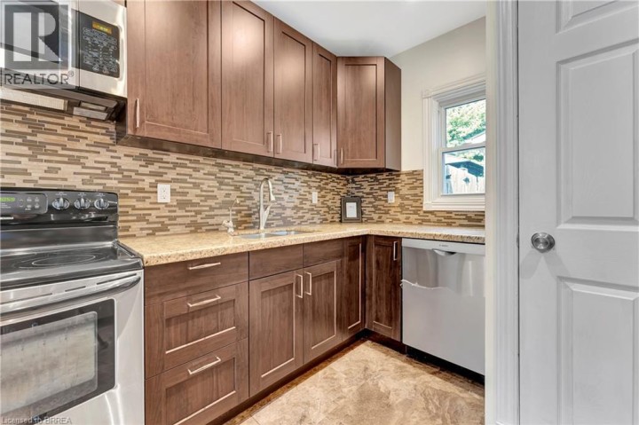 Photo 5 at 212 William Street, Brantford