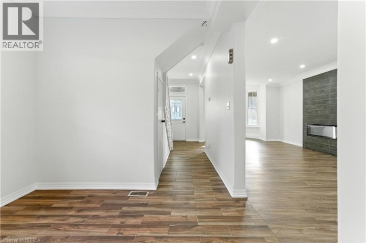Photo 16 at 192 Brant Avenue, Brantford