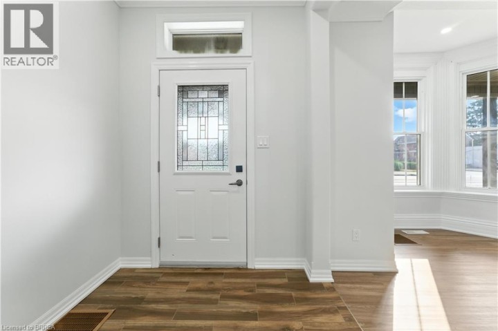 Photo 5 at 192 Brant Avenue, Brantford