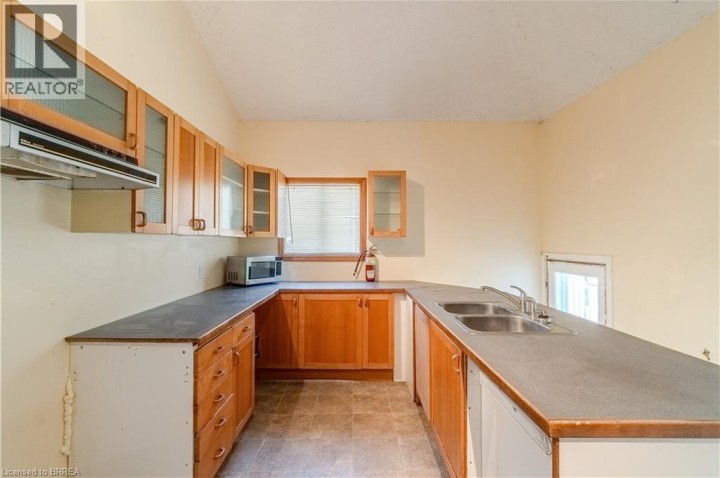 Photo 10 at 41 Stanley Street, Cambridge