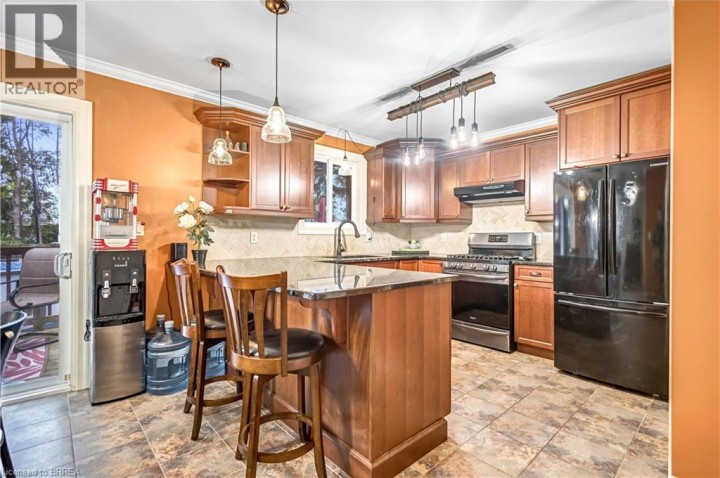 Photo 11 at 144 Glenwood Drive, Brantford