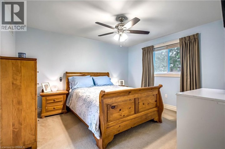 Photo 18 at 144 Glenwood Drive, Brantford