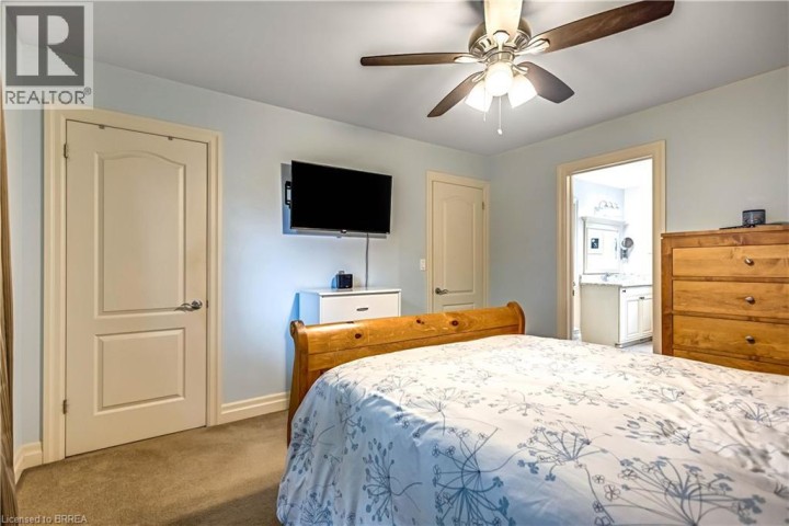 Photo 19 at 144 Glenwood Drive, Brantford