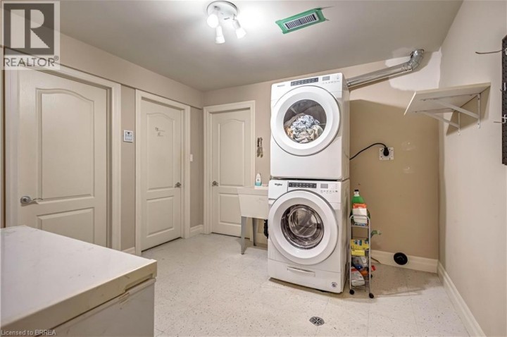 Photo 33 at 144 Glenwood Drive, Brantford