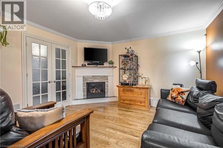 Photo 4 at 144 Glenwood Drive, Brantford