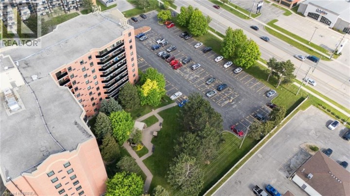 Photo 5 at 9 BONHEUR Court 212, Brantford