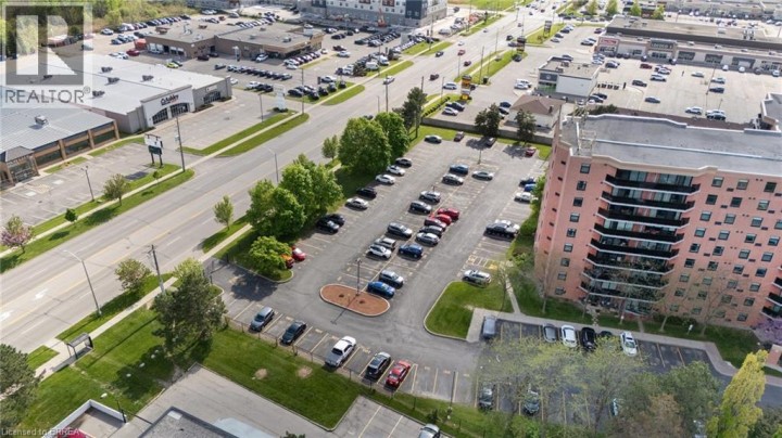 Photo 6 at 9 BONHEUR Court 212, Brantford