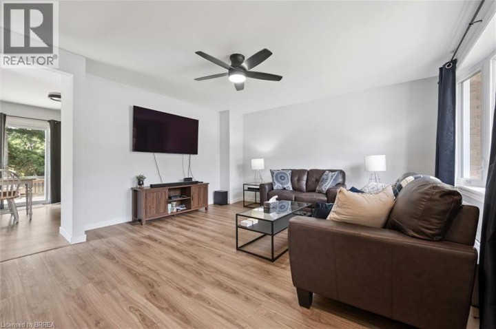 Photo 6 at 400 Odlum Drive, Woodstock Photo 6 at 400 Odlum Drive, Woodstock