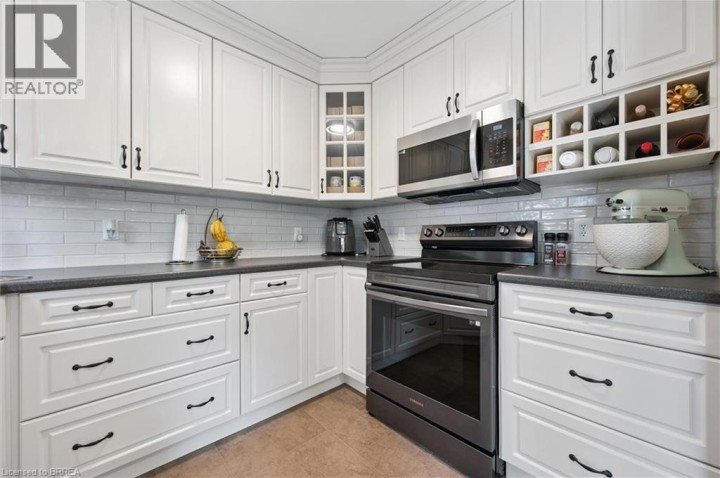 Photo 9 at 400 Odlum Drive, Woodstock Photo 9 at 400 Odlum Drive, Woodstock