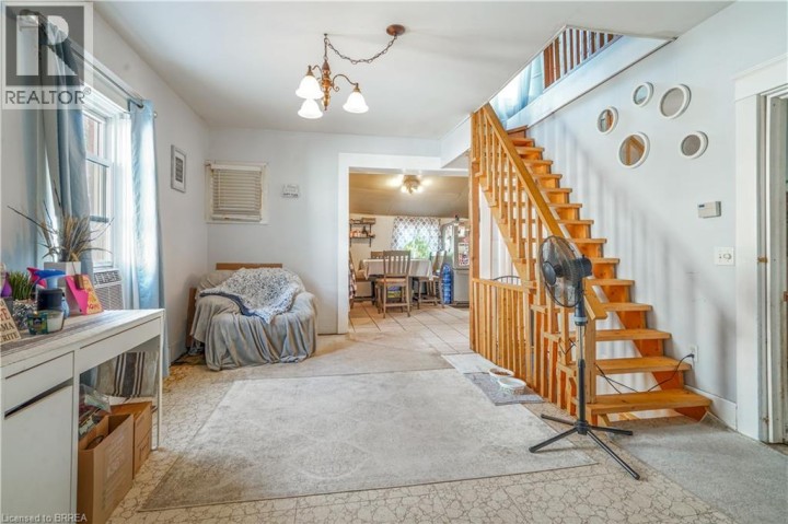 Photo 11 at 327 Sheridan Street, Brantford