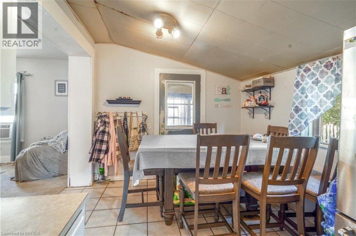 Photo 14 at 327 Sheridan Street, Brantford