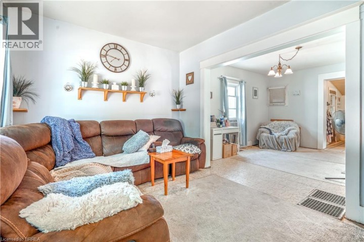 Photo 9 at 327 Sheridan Street, Brantford