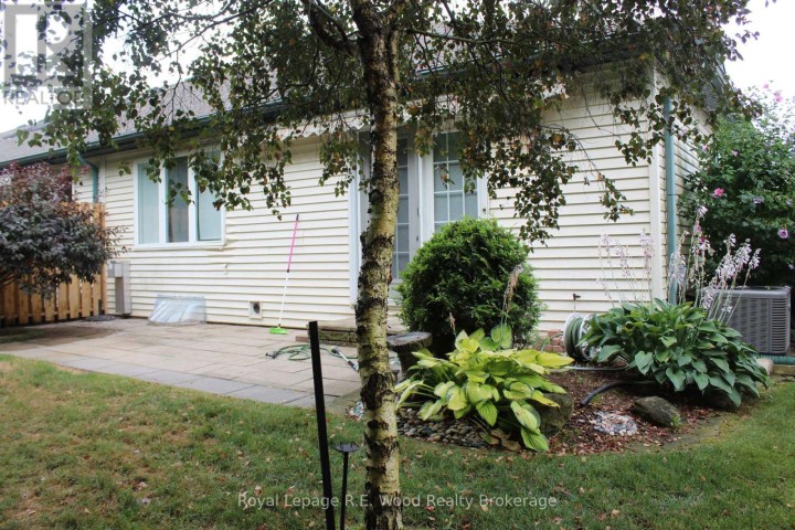 Photo 2 at 7 Jackson Court, Tillsonburg Photo 2 at 7 Jackson Court, Tillsonburg