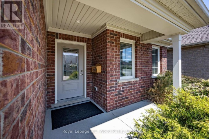 Photo 2 at 42 Hogarth Drive, Tillsonburg Photo 2 at 42 Hogarth Drive, Tillsonburg