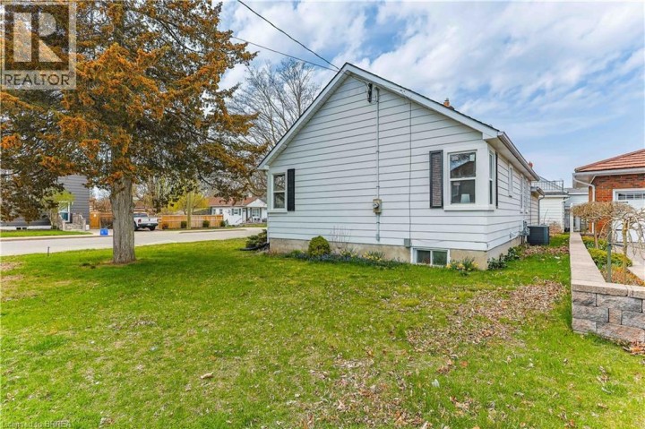 Photo 7 at 17 Hardy Avenue, Tillsonburg Photo 7 at 17 Hardy Avenue, Tillsonburg