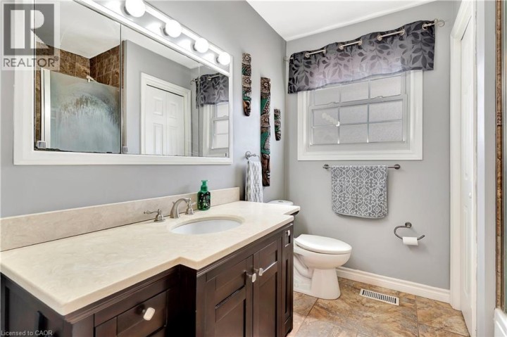 Photo 10 at 22 Victoria Street, Cambridge