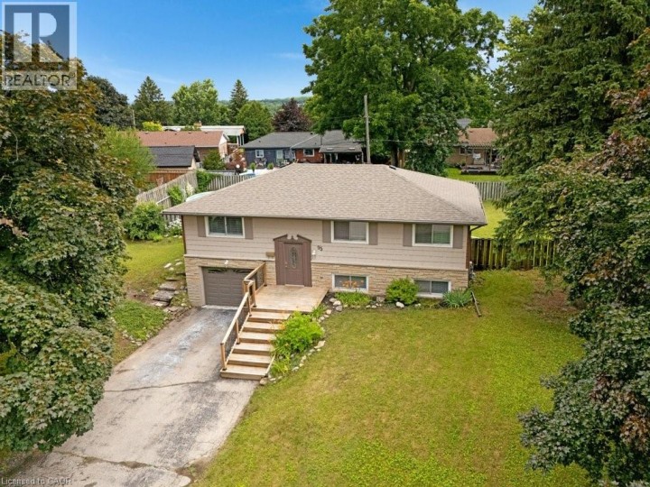 Photo 2 at 95 Rosslinn Road, Cambridge