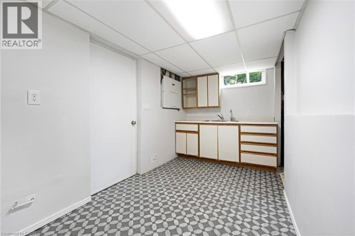 Photo 25 at 95 Rosslinn Road, Cambridge