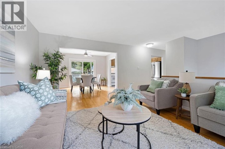 Photo 8 at 95 Rosslinn Road, Cambridge