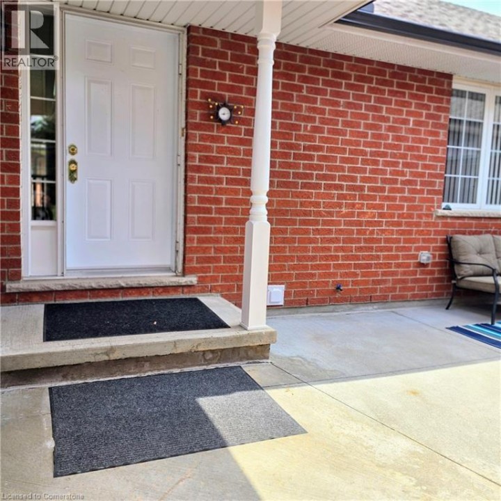 Photo 5 at 10 ISHERWOOD Avenue 5, Cambridge