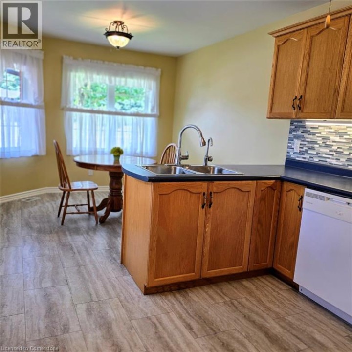 Photo 9 at 10 ISHERWOOD Avenue 5, Cambridge