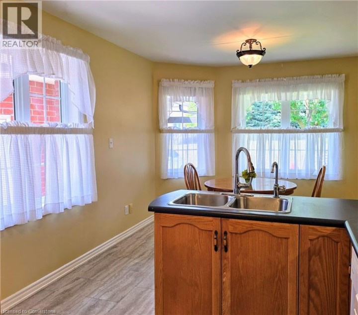 Photo 10 at 10 ISHERWOOD Avenue 5, Cambridge