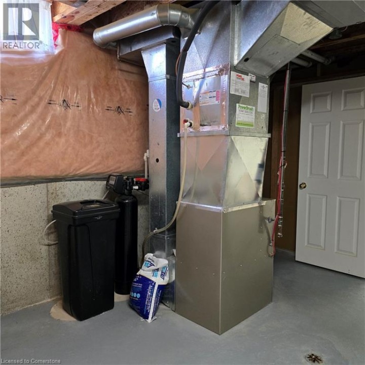 Photo 46 at 10 ISHERWOOD Avenue 5, Cambridge