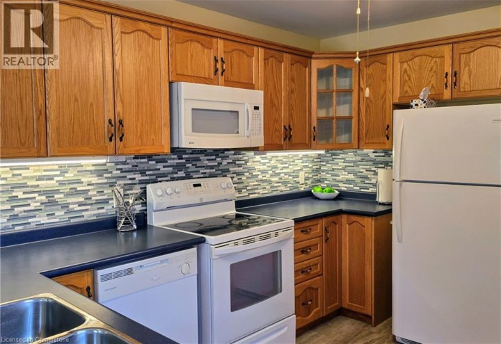 Photo 12 at 10 ISHERWOOD Avenue 5, Cambridge