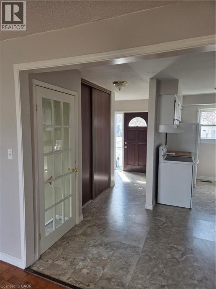 Photo 4 at 1458 Wildren Place, Cambridge