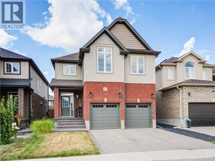 Photo 3 at 32 Arlington Parkway, Innerkip, Woodstock Photo 3 at 32 Arlington Parkway, Innerkip, Woodstock