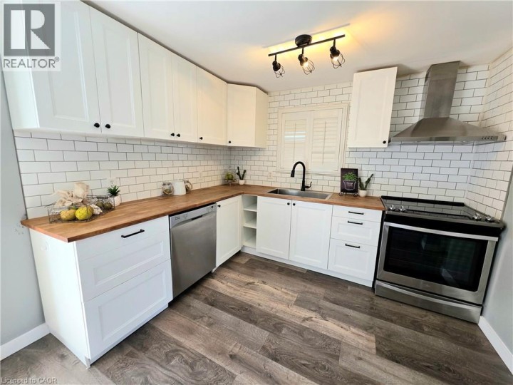 Photo 4 at 995 Elgin Street N, Cambridge