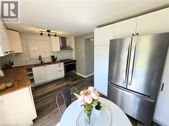 Photo 7 at 995 Elgin Street N, Cambridge