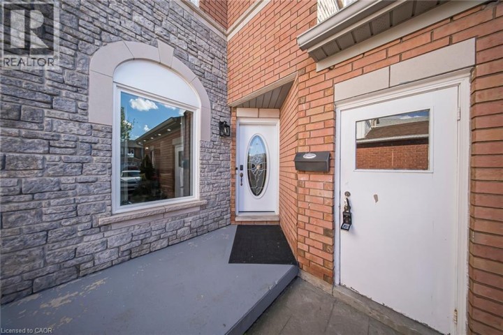 Photo 3 at 75 Stonecairn Drive, Cambridge