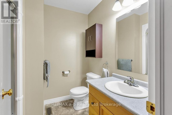 Photo 12 at 53 Woodland Crescent, Tillsonburg Photo 12 at 53 Woodland Crescent, Tillsonburg