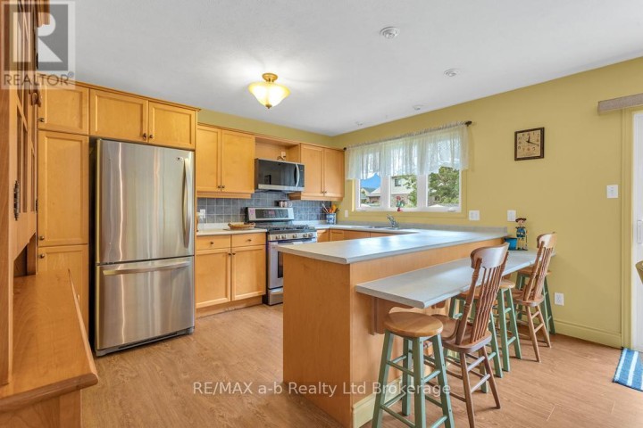 Photo 6 at 53 Woodland Crescent, Tillsonburg Photo 6 at 53 Woodland Crescent, Tillsonburg