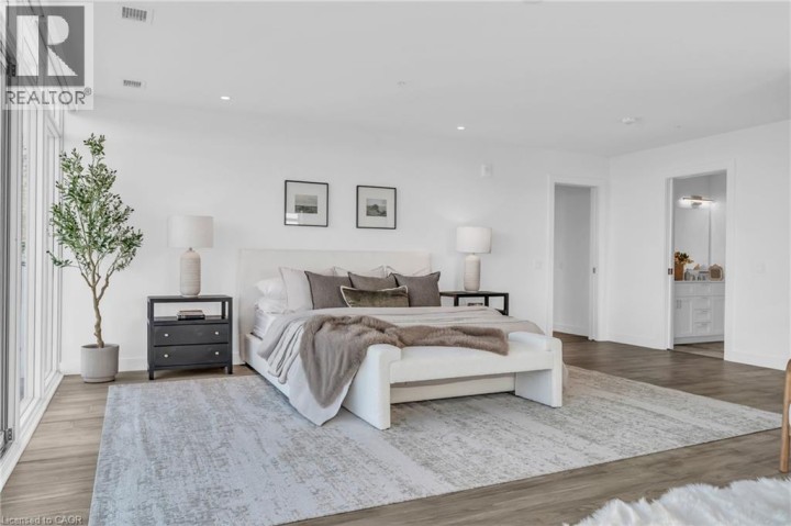 Photo 33 at 15 GLEBE Street PH2001, Cambridge