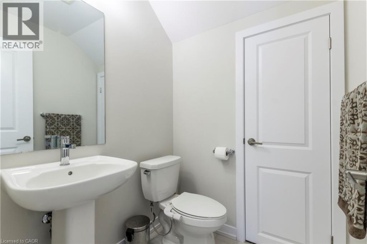 Photo 5 at 10 BIRMINGHAM Drive 95, Cambridge